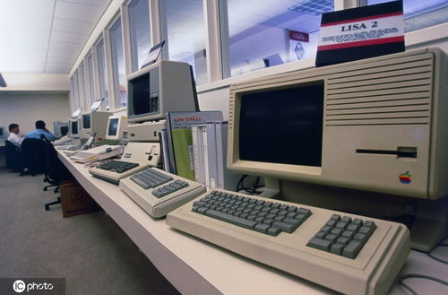 3月1日 科技史上的三重奏——個(gè)人計(jì)算機(jī)、網(wǎng)絡(luò)社區(qū)與算法的交匯